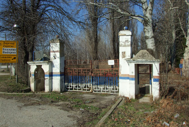 Неготинска касарна још пуста, петицију против миграната потписало 2.000 људи